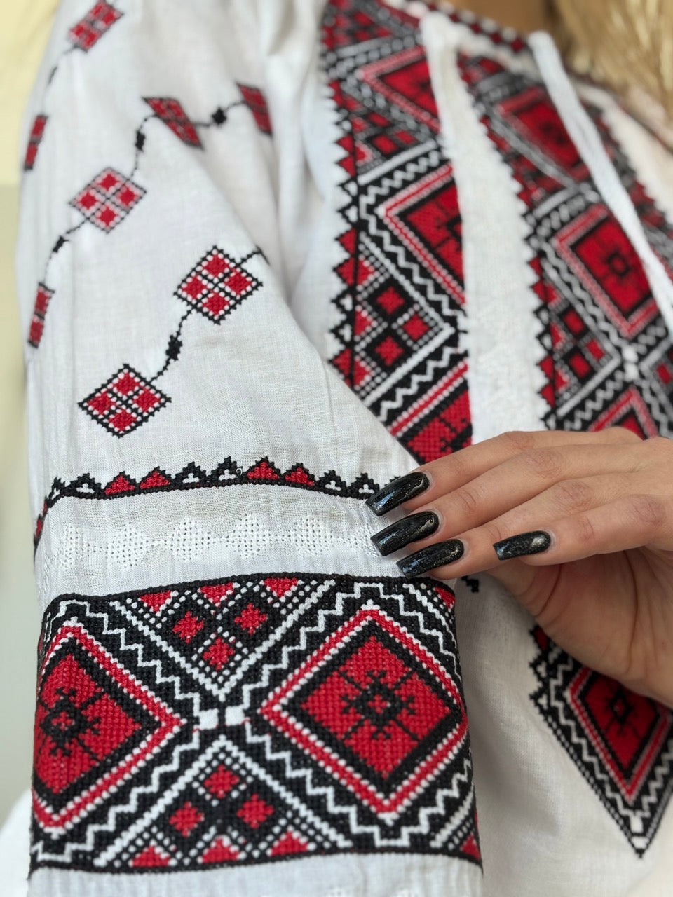 White Batiste Long Sleeve Women's Blouse with Red&Black Embroidery - Pattern 2