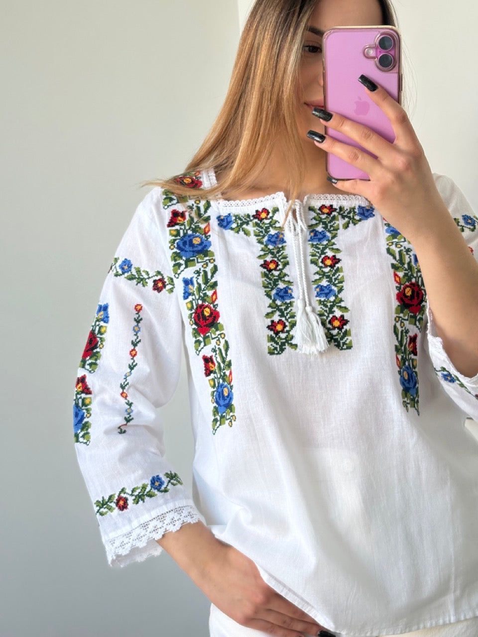 White Embroidered Batiste 3/4 Sleeve Women's Blouse with Flowers - Pattern 1