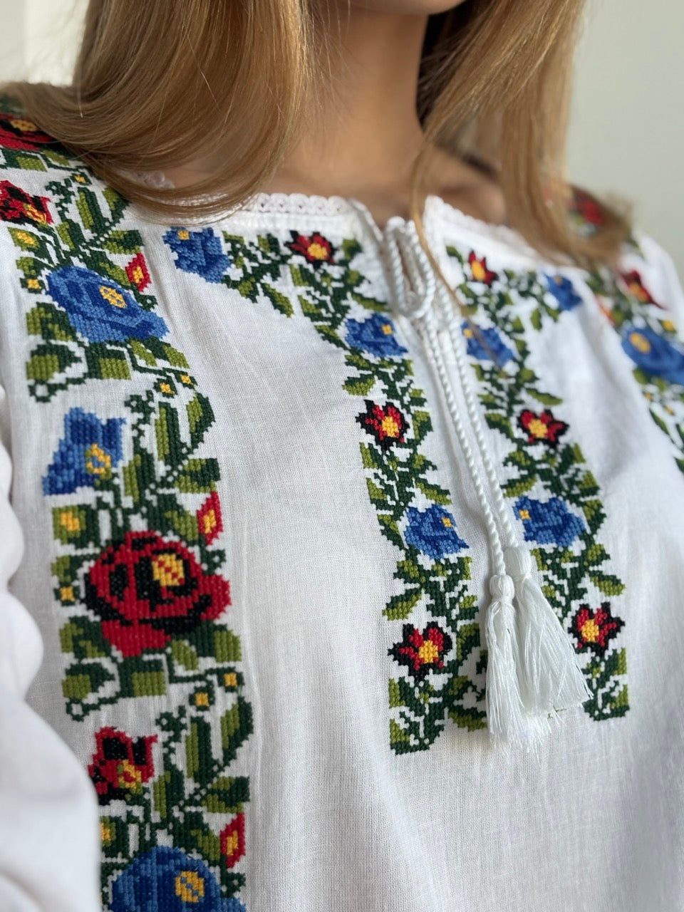 White Embroidered Batiste 3/4 Sleeve Women's Blouse with Flowers - Pattern 1