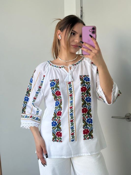White Embroidered Batiste 3/4 Sleeve Women's Blouse with Flowers - Pattern 2