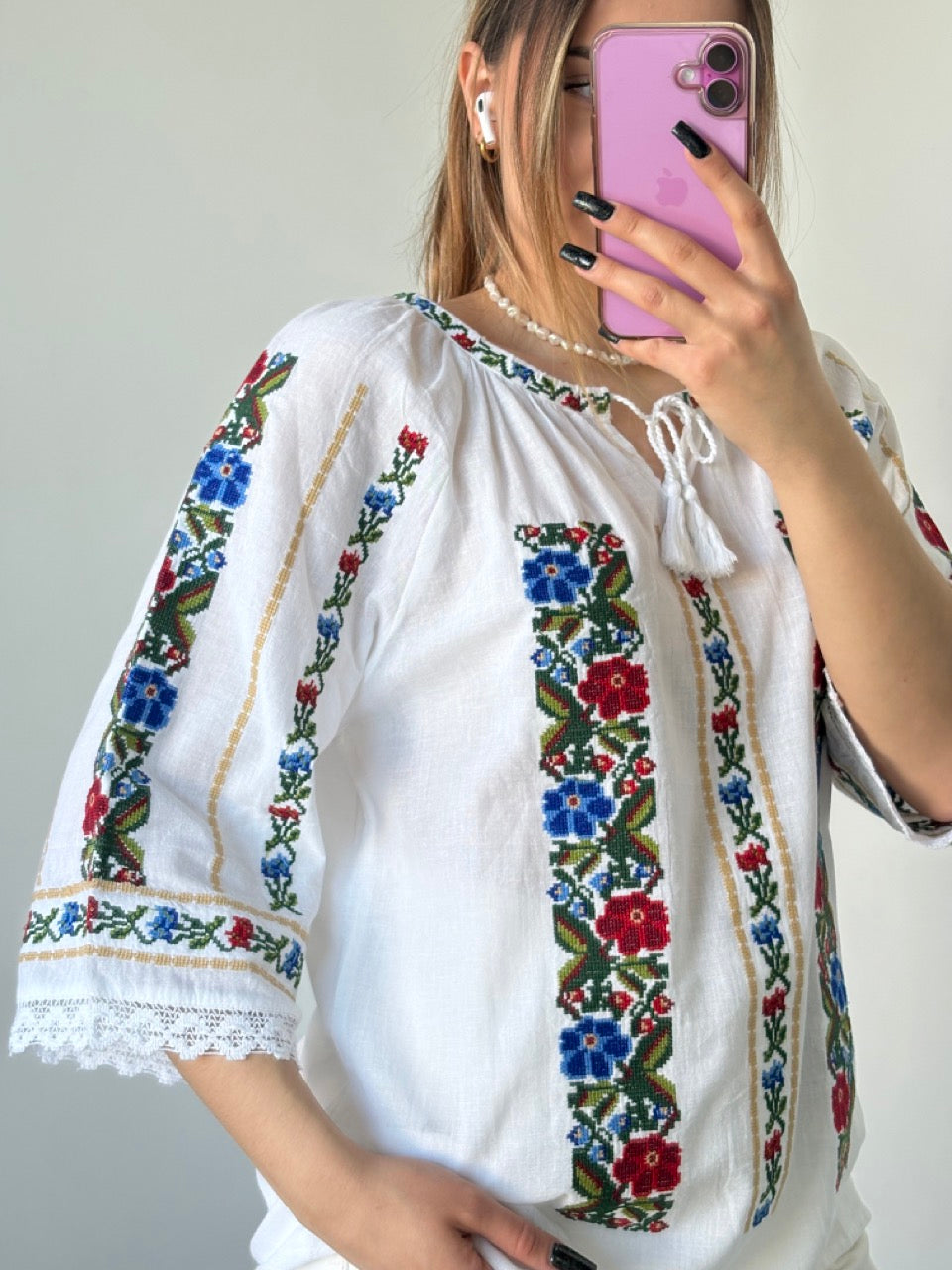 White Embroidered Batiste 3/4 Sleeve Women's Blouse with Flowers - Pattern 2
