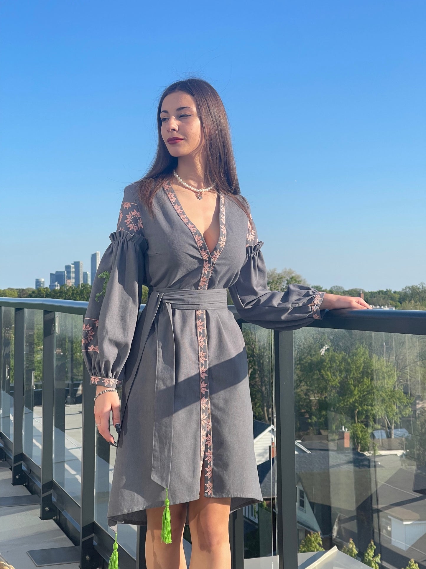 Сіре Коротке Плаття