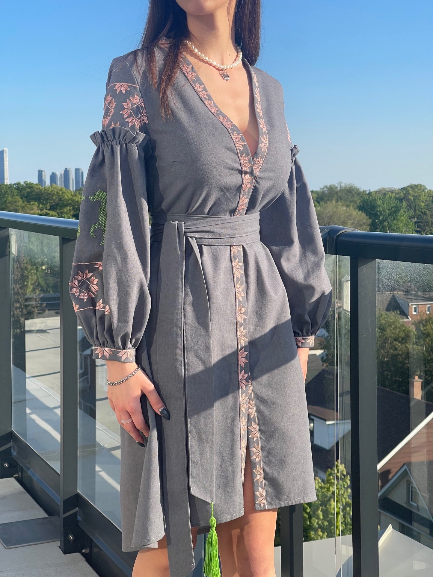 Сіре Коротке Плаття