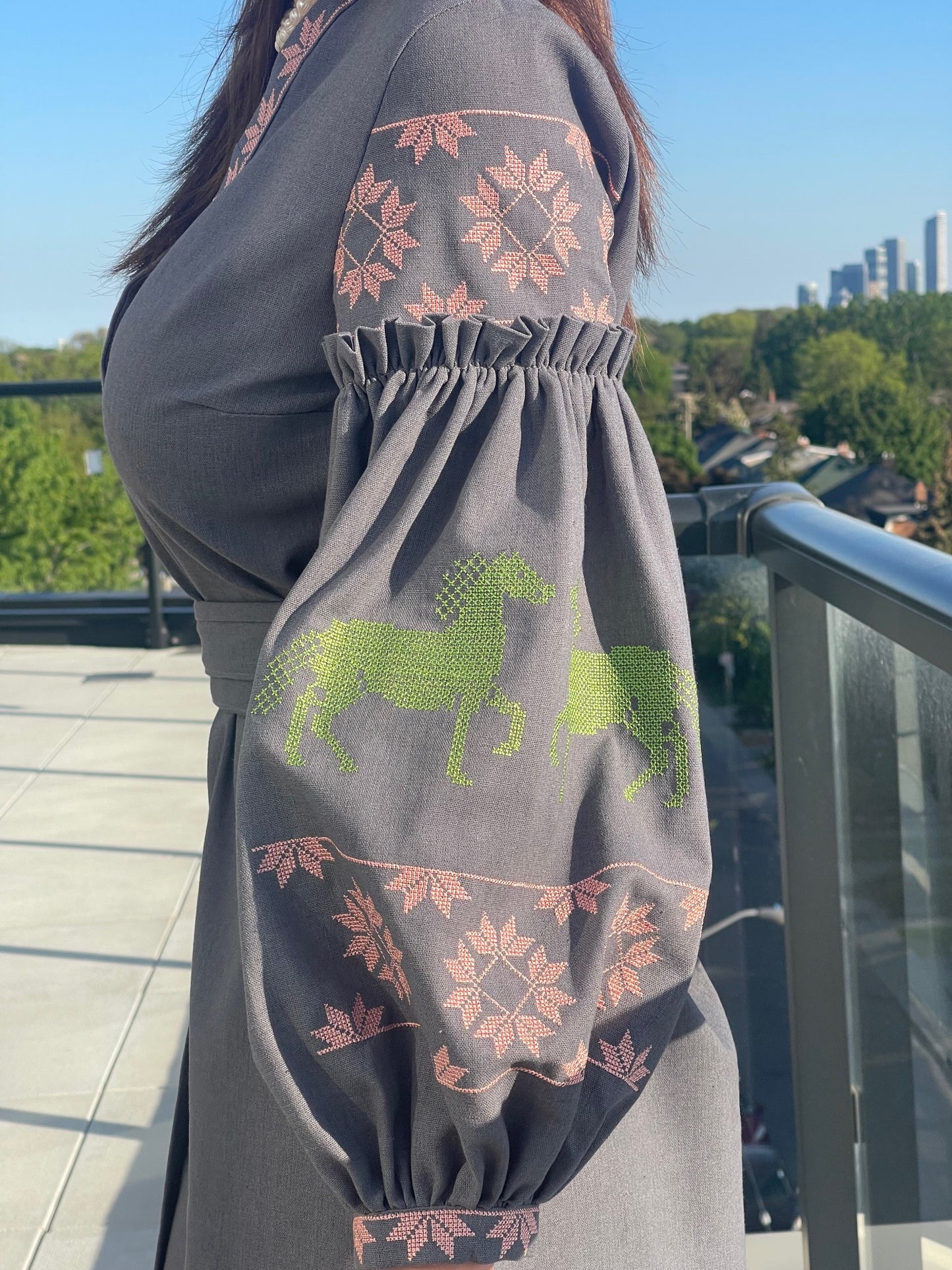 Сіре Коротке Плаття