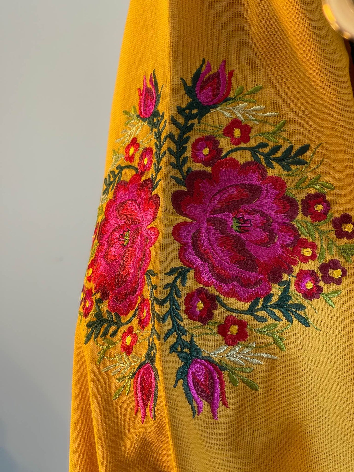The Ochre Women's Shirt with Flowery Embroidery
