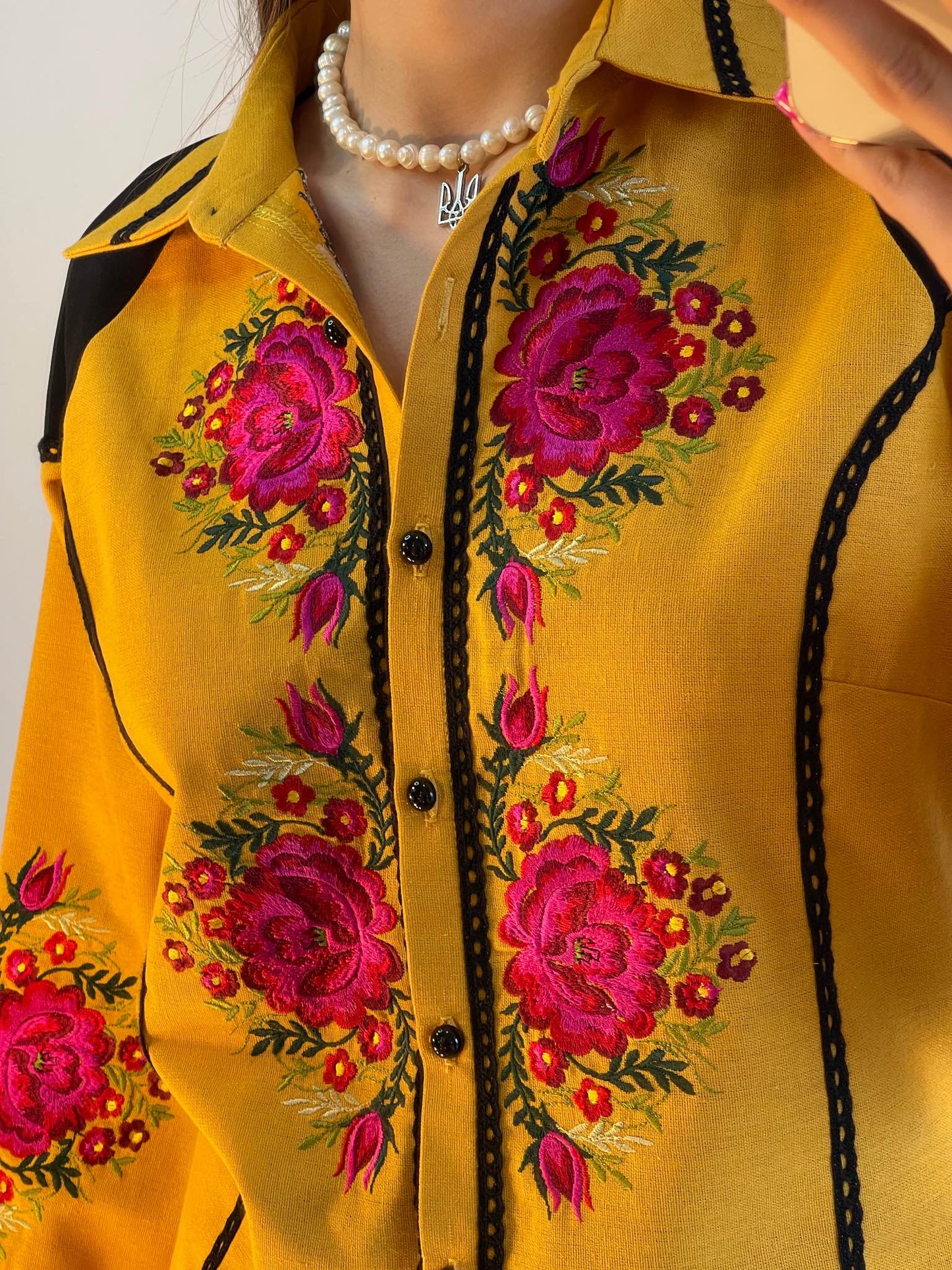 The Ochre Women's Shirt with Flowery Embroidery