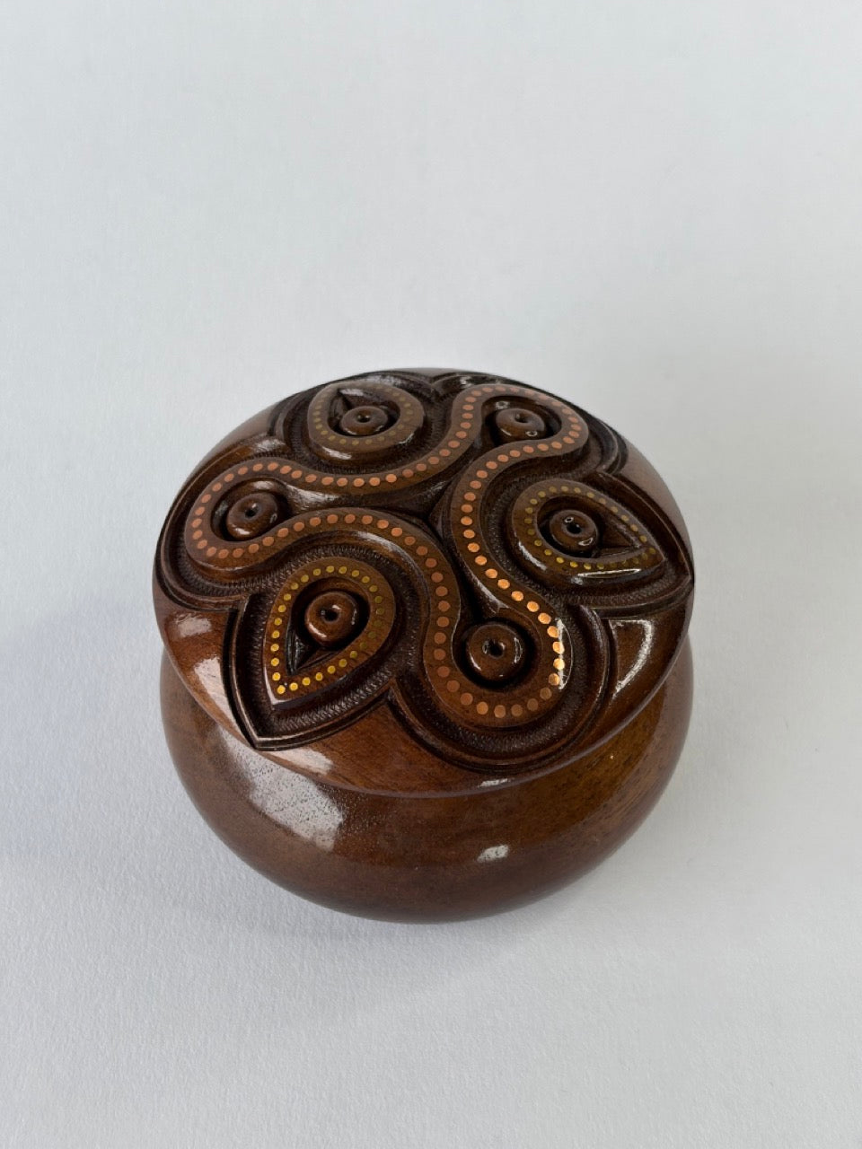 Handmade Dark Round Wooden Box with Carving & Gold Inlay - Pattern 1