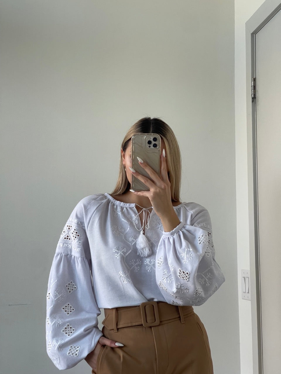 The White Blouse with Richelieu