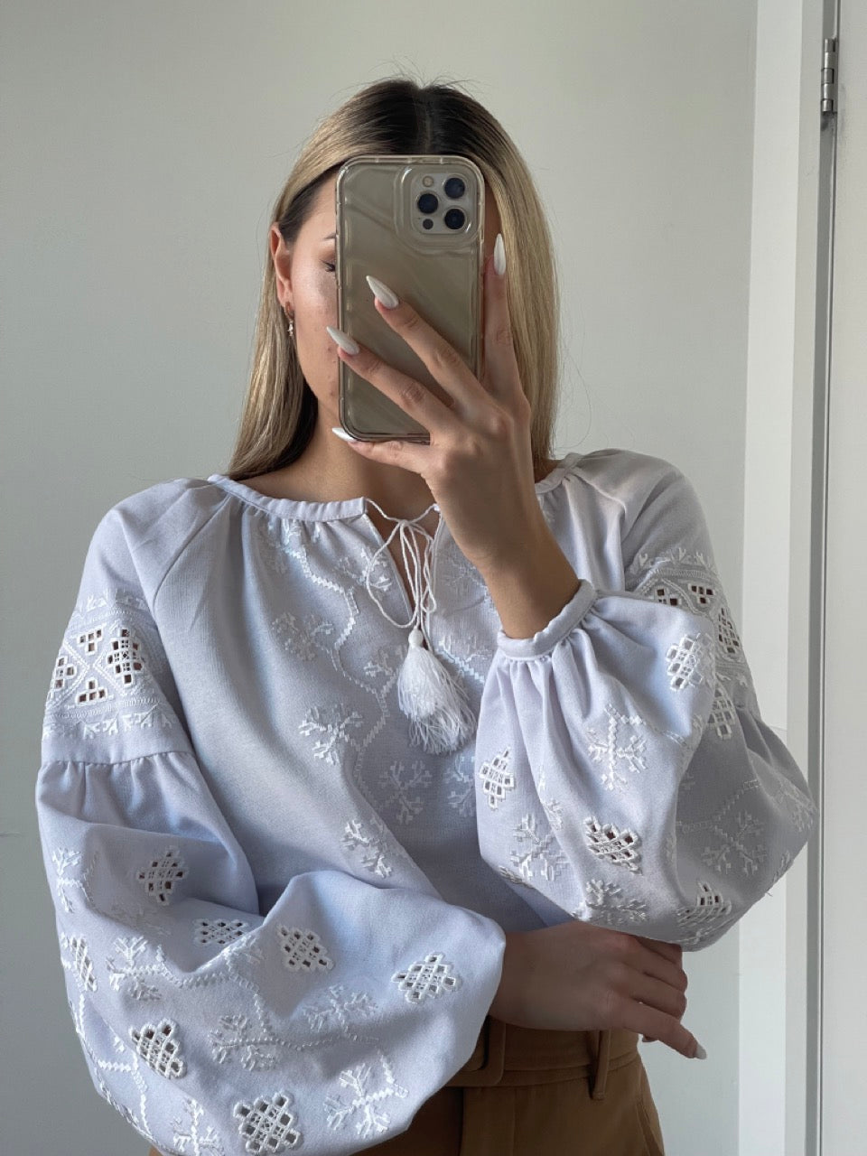 The White Blouse with Richelieu
