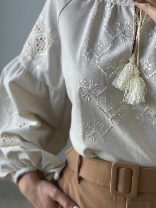The Ivory Blouse with Richelieu