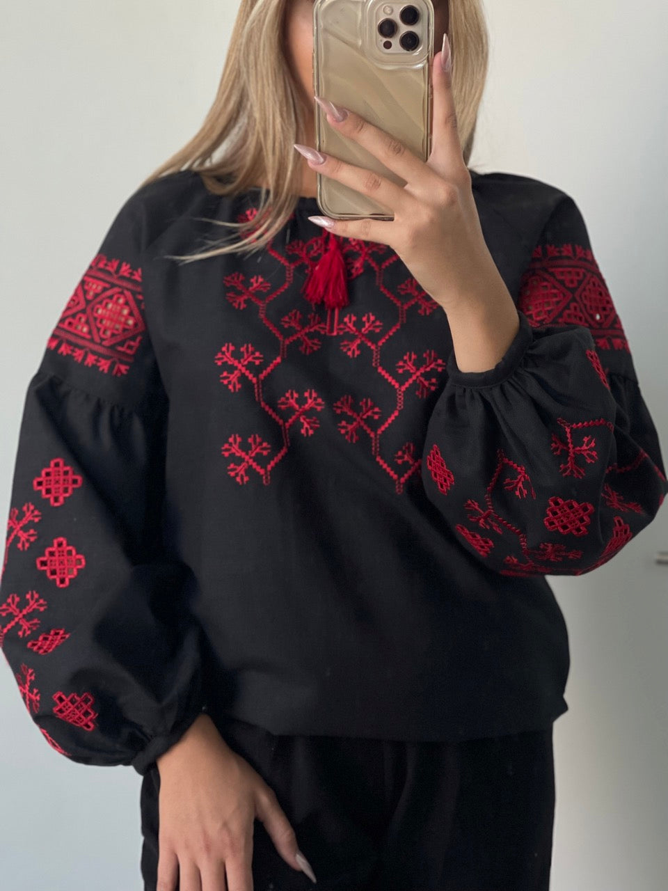 The Black Blouse with Red Embroidery and Richelieu