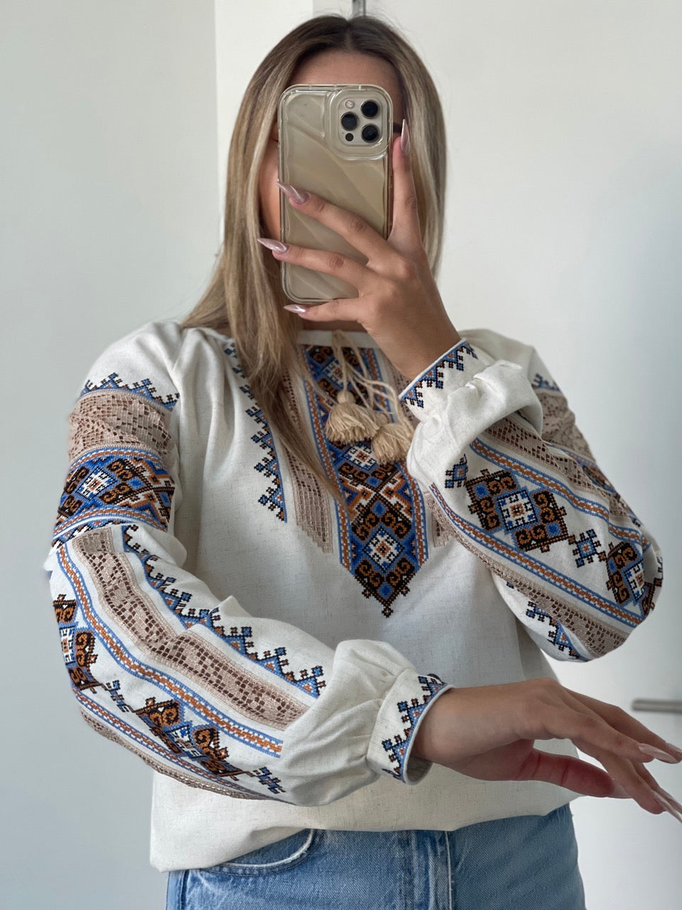 The Linen Blouse with Elegant Blue&Yellow Embroidery and Richelieu