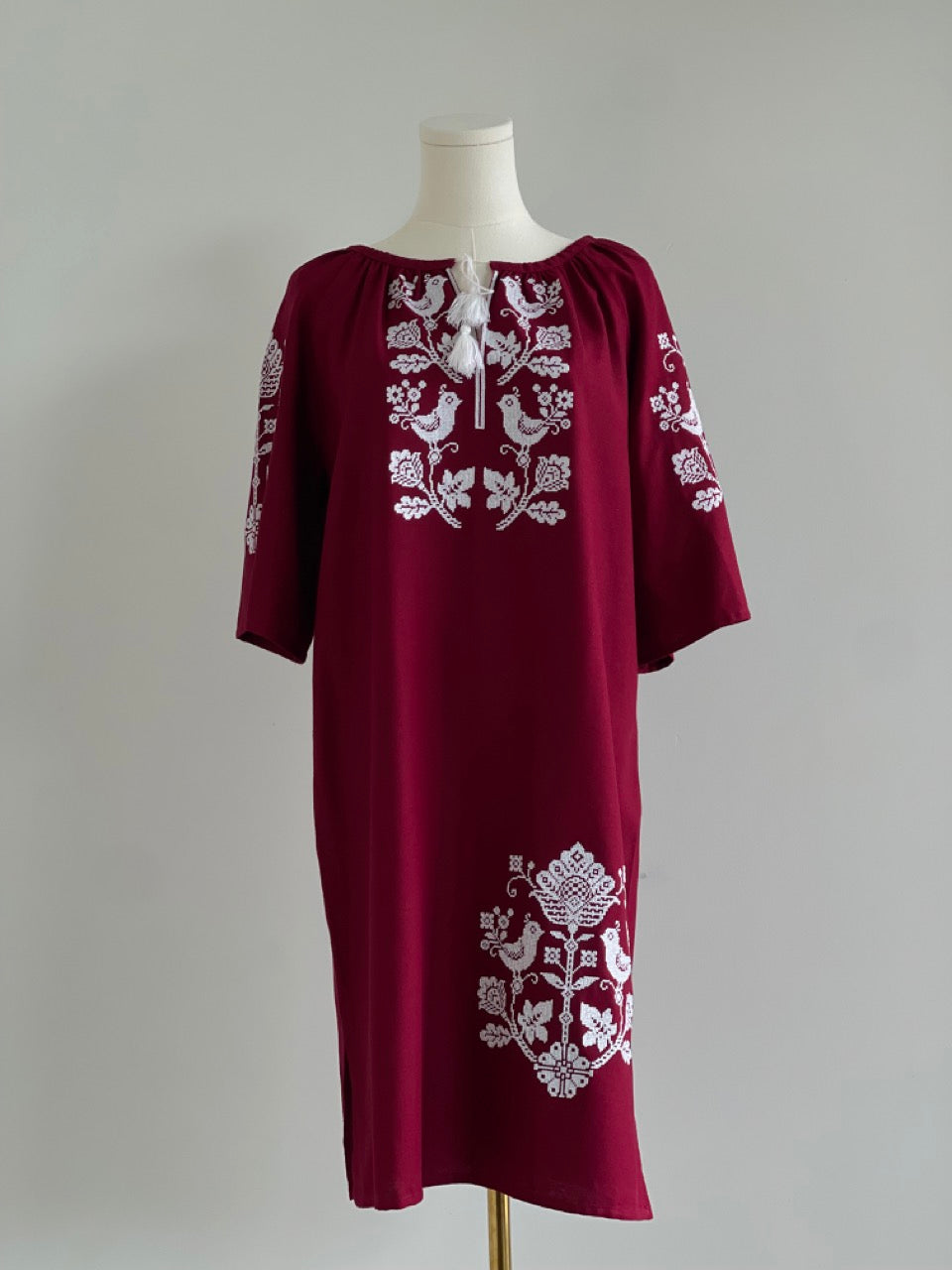 The Short Bordo Dress with White Embroidery