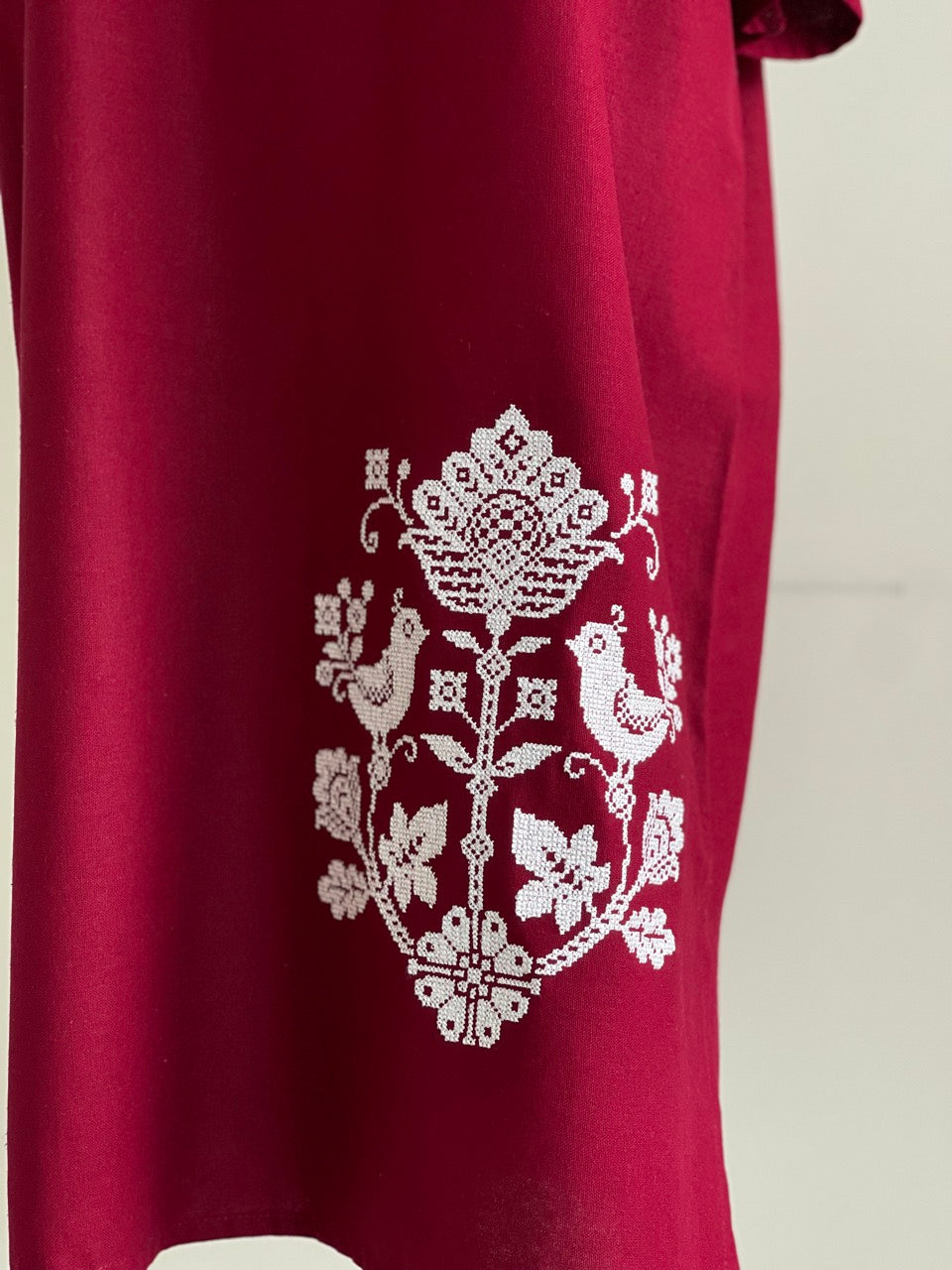 The Short Bordo Dress with White Embroidery