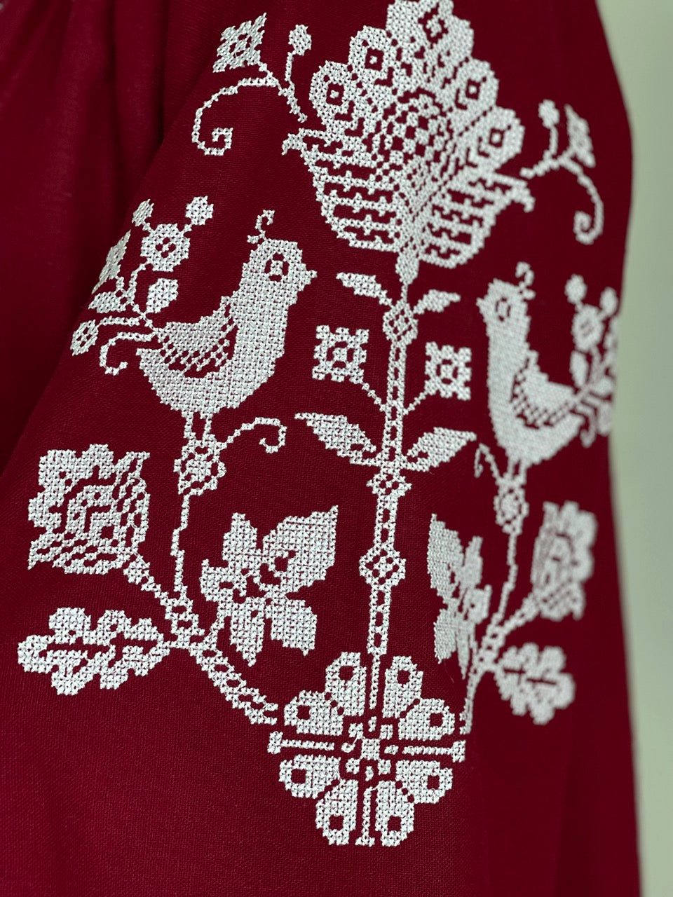 The Short Bordo Dress with White Embroidery