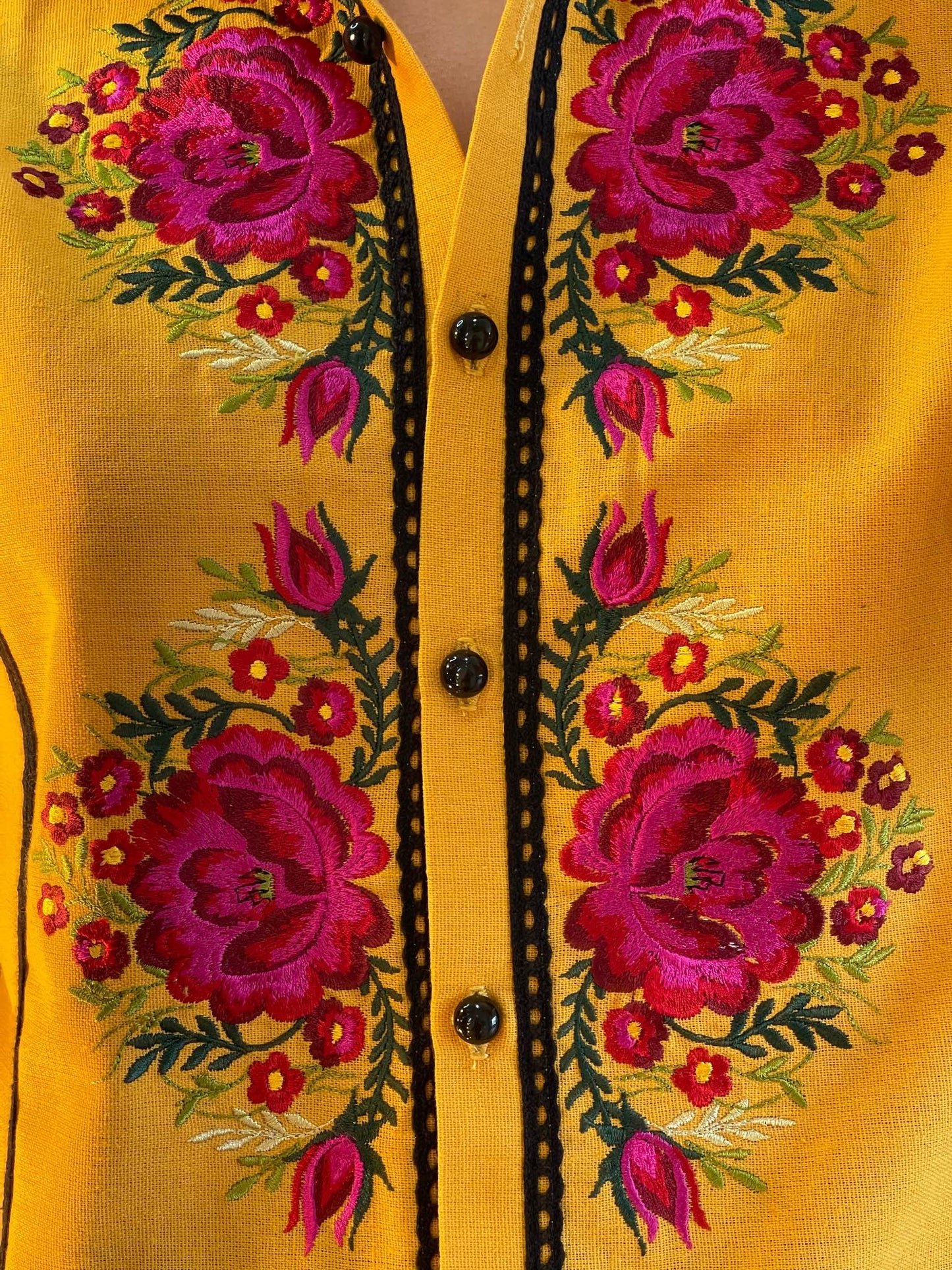 The Ochre Women's Shirt with Flowery Embroidery