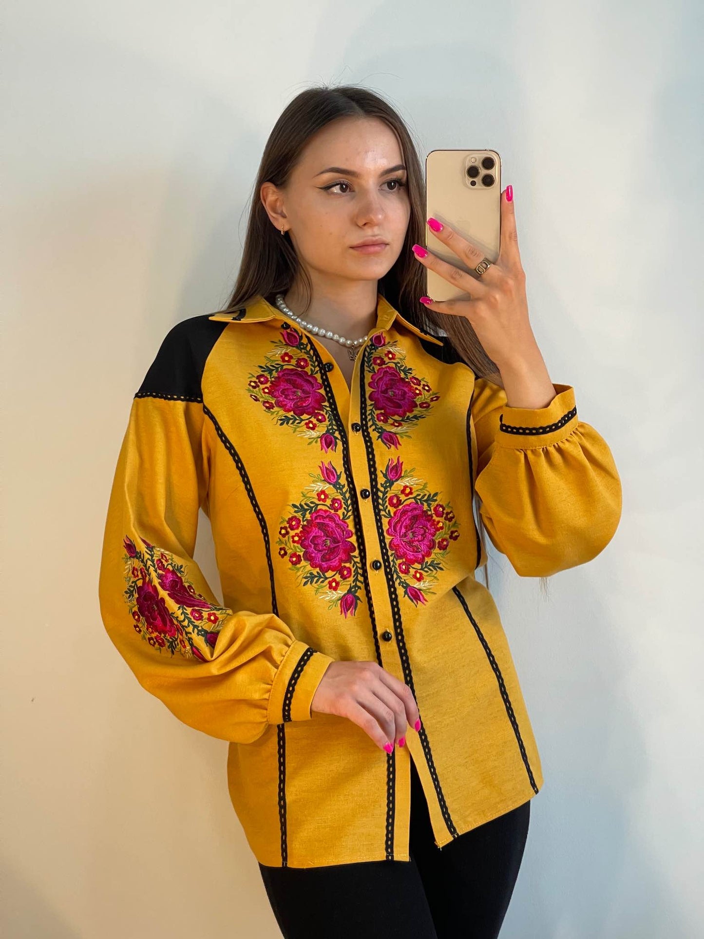 The Ochre Women's Shirt with Flowery Embroidery